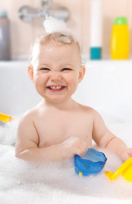 Make bath time fun with games in a newborn's bath time routine