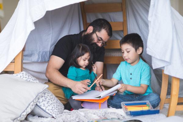 dad_with_kids_in_fort