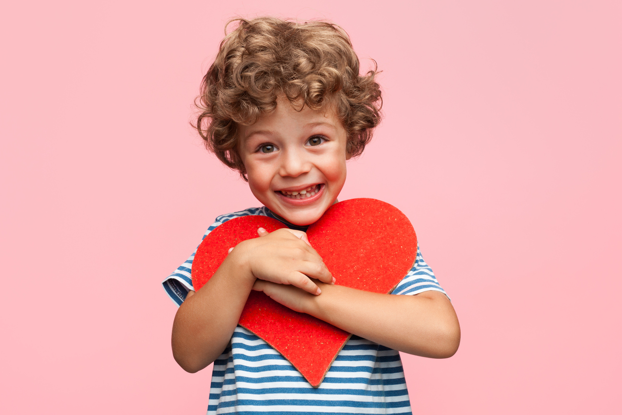 Amazing Valentine's Day Crafts for Toddlers - Happy Toddler Playtime