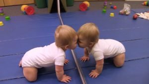 Mirror play for outlet infants