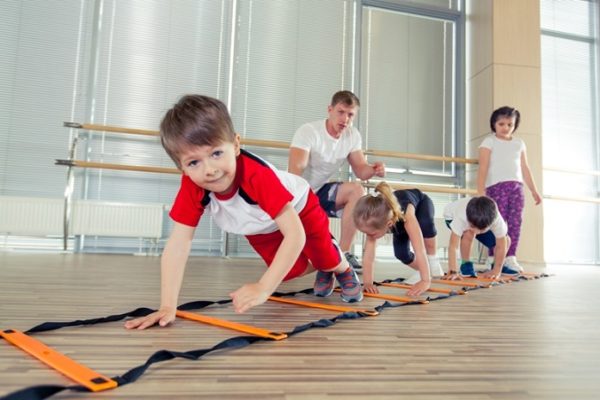 happy_sporty_children_in_gym